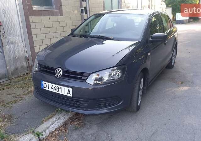 Серый Фольксваген Поло, объемом двигателя 1.6 л и пробегом 200 тыс. км за 4550 $, фото 3 на Automoto.ua