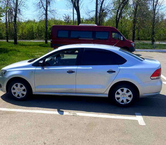 Серый Фольксваген Поло, объемом двигателя 1.6 л и пробегом 181 тыс. км за 6800 $, фото 1 на Automoto.ua