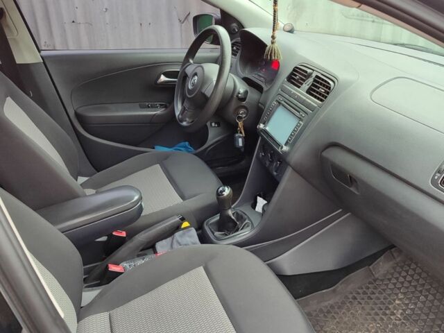 Сірий Фольксваген Поло, об'ємом двигуна 1.6 л та пробігом 90 тис. км за 4700 $, фото 5 на Automoto.ua