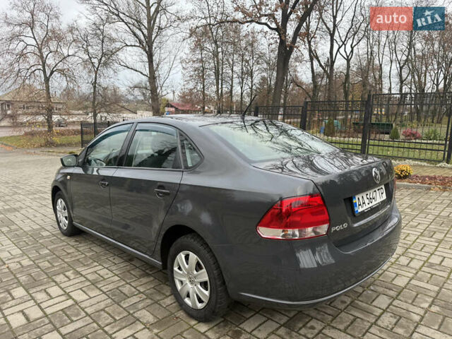 Серый Фольксваген Поло, объемом двигателя 1.6 л и пробегом 230 тыс. км за 6200 $, фото 4 на Automoto.ua
