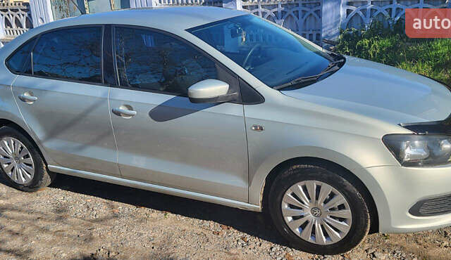 Серый Фольксваген Поло, объемом двигателя 1.6 л и пробегом 241 тыс. км за 8600 $, фото 2 на Automoto.ua