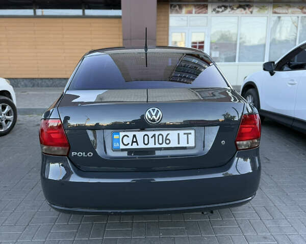 Серый Фольксваген Поло, объемом двигателя 1.6 л и пробегом 215 тыс. км за 8300 $, фото 6 на Automoto.ua