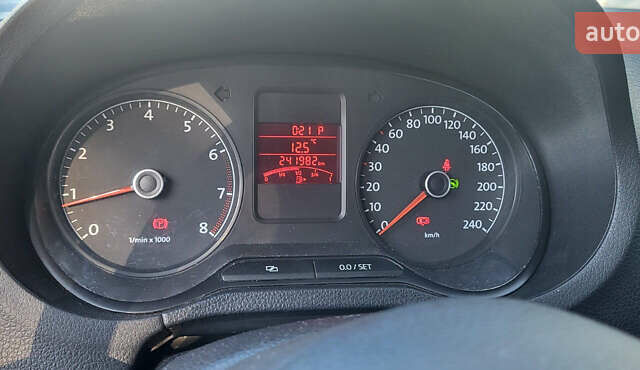Серый Фольксваген Поло, объемом двигателя 1.6 л и пробегом 241 тыс. км за 8600 $, фото 4 на Automoto.ua
