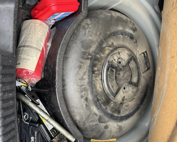 Серый Фольксваген Поло, объемом двигателя 1.6 л и пробегом 195 тыс. км за 8400 $, фото 11 на Automoto.ua