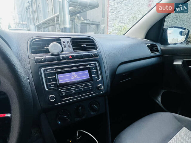 Серый Фольксваген Поло, объемом двигателя 1.6 л и пробегом 319 тыс. км за 5000 $, фото 13 на Automoto.ua