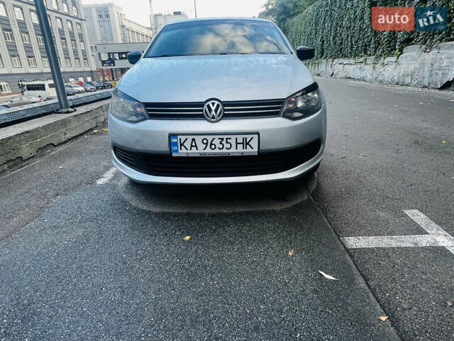 Серый Фольксваген Поло, объемом двигателя 1.6 л и пробегом 319 тыс. км за 5000 $, фото 2 на Automoto.ua