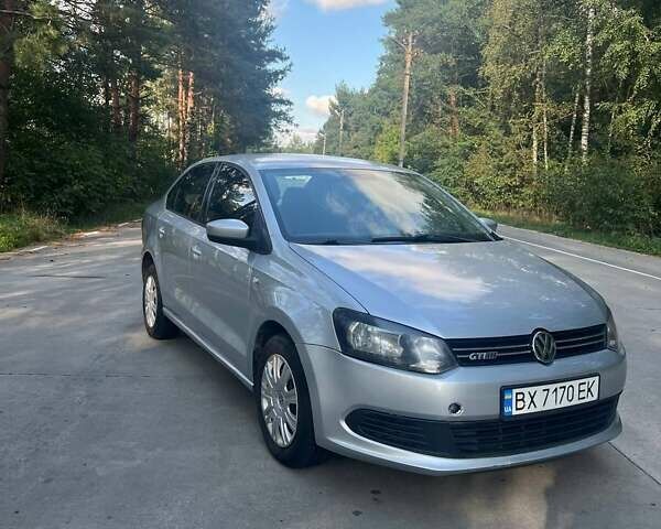 Серый Фольксваген Поло, объемом двигателя 1.6 л и пробегом 290 тыс. км за 6900 $, фото 1 на Automoto.ua
