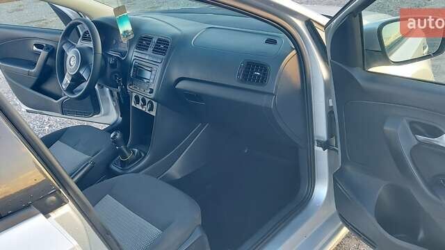 Серый Фольксваген Поло, объемом двигателя 1.6 л и пробегом 270 тыс. км за 6200 $, фото 9 на Automoto.ua