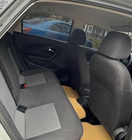 Серый Фольксваген Поло, объемом двигателя 1.6 л и пробегом 148 тыс. км за 8400 $, фото 1 на Automoto.ua