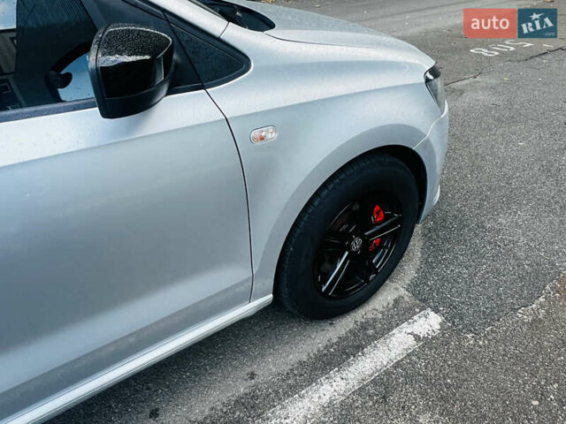 Серый Фольксваген Поло, объемом двигателя 1.6 л и пробегом 319 тыс. км за 5000 $, фото 9 на Automoto.ua