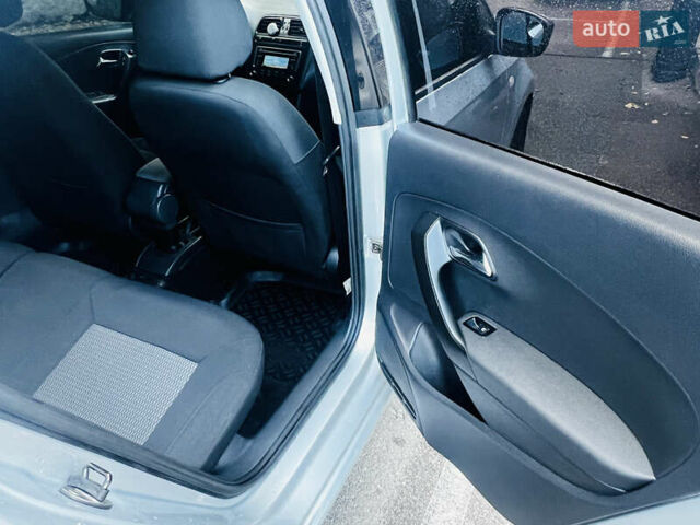 Серый Фольксваген Поло, объемом двигателя 1.6 л и пробегом 319 тыс. км за 5000 $, фото 18 на Automoto.ua