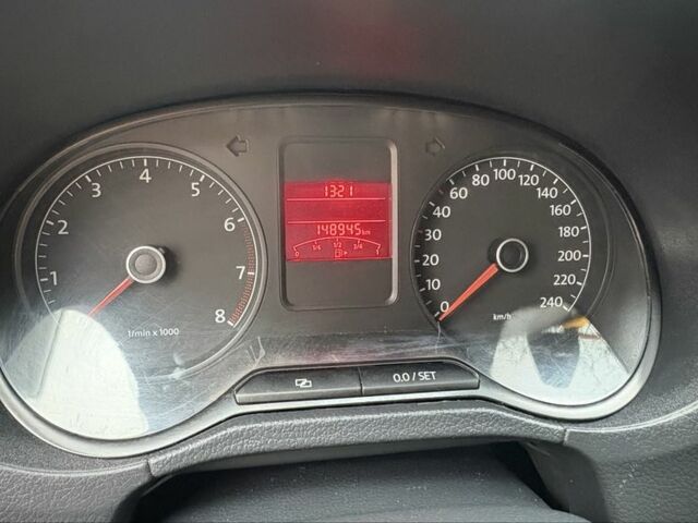 Серый Фольксваген Поло, объемом двигателя 1.6 л и пробегом 148 тыс. км за 8400 $, фото 7 на Automoto.ua