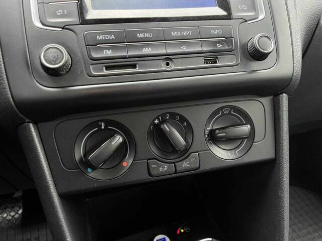 Серый Фольксваген Поло, объемом двигателя 1.6 л и пробегом 166 тыс. км за 8490 $, фото 22 на Automoto.ua