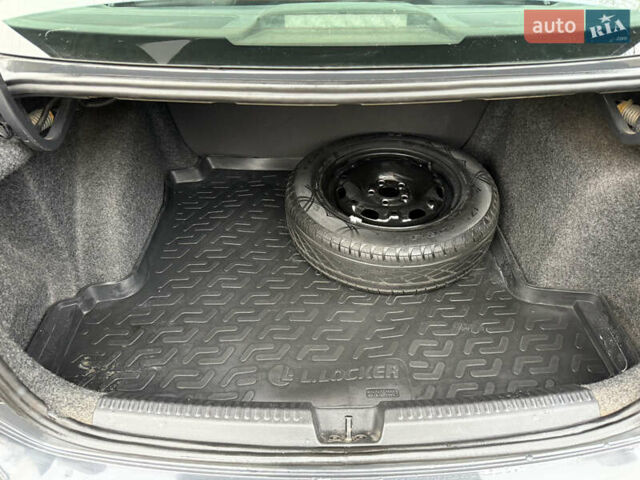 Серый Фольксваген Поло, объемом двигателя 1.6 л и пробегом 230 тыс. км за 6200 $, фото 16 на Automoto.ua