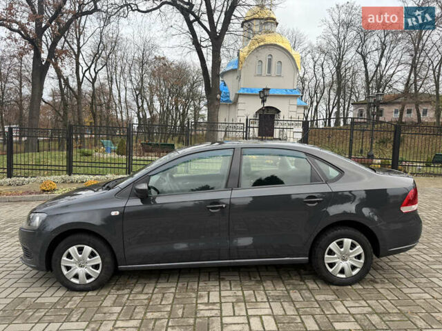 Серый Фольксваген Поло, объемом двигателя 1.6 л и пробегом 230 тыс. км за 6200 $, фото 3 на Automoto.ua