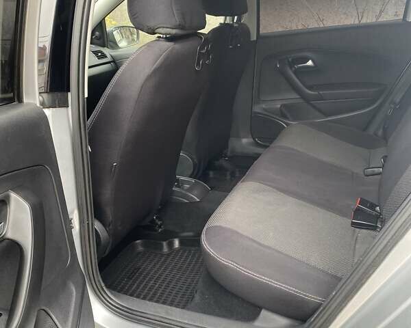 Серый Фольксваген Поло, объемом двигателя 1.6 л и пробегом 122 тыс. км за 7300 $, фото 17 на Automoto.ua