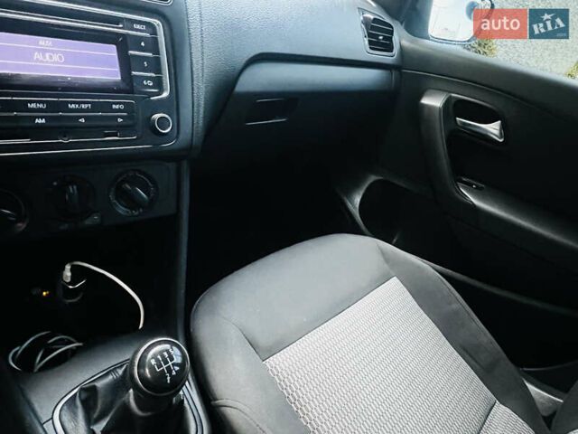 Серый Фольксваген Поло, объемом двигателя 1.6 л и пробегом 319 тыс. км за 5000 $, фото 14 на Automoto.ua