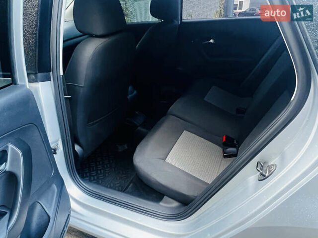 Серый Фольксваген Поло, объемом двигателя 1.6 л и пробегом 319 тыс. км за 5000 $, фото 16 на Automoto.ua