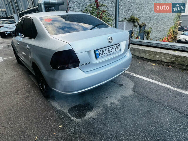 Серый Фольксваген Поло, объемом двигателя 1.6 л и пробегом 319 тыс. км за 5000 $, фото 5 на Automoto.ua