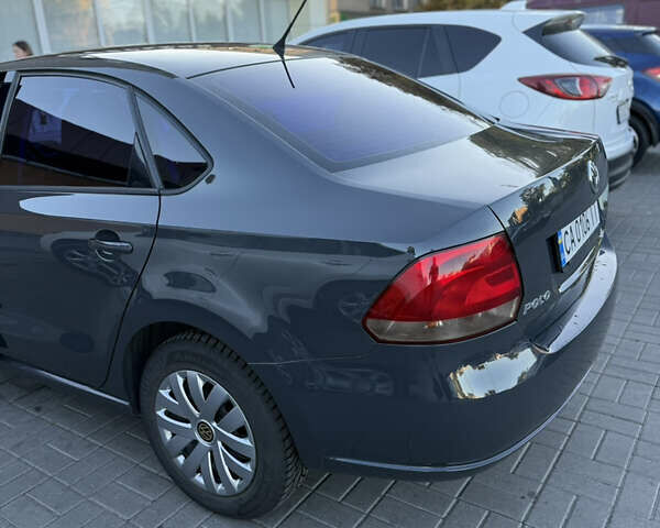 Серый Фольксваген Поло, объемом двигателя 1.6 л и пробегом 215 тыс. км за 8300 $, фото 3 на Automoto.ua