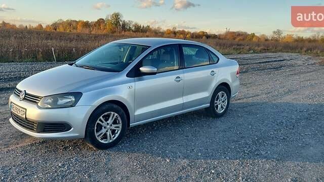 Серый Фольксваген Поло, объемом двигателя 1.6 л и пробегом 270 тыс. км за 6200 $, фото 1 на Automoto.ua