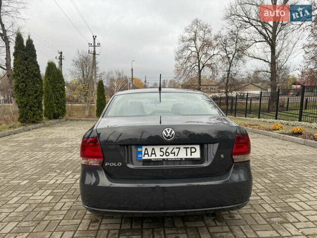 Серый Фольксваген Поло, объемом двигателя 1.6 л и пробегом 230 тыс. км за 6200 $, фото 5 на Automoto.ua