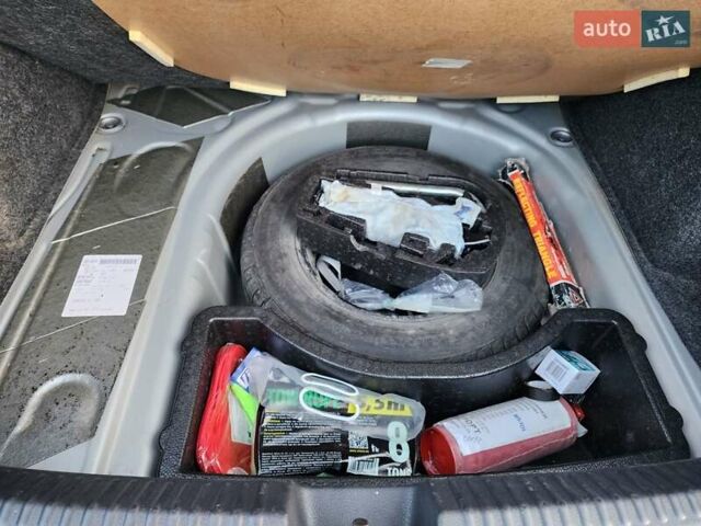 Серый Фольксваген Поло, объемом двигателя 1.6 л и пробегом 123 тыс. км за 7000 $, фото 10 на Automoto.ua