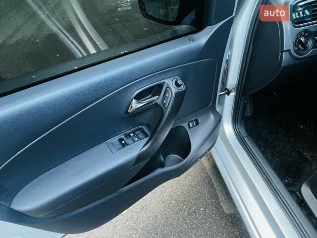 Серый Фольксваген Поло, объемом двигателя 1.6 л и пробегом 319 тыс. км за 5000 $, фото 11 на Automoto.ua