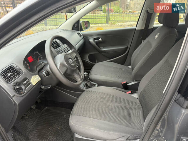 Серый Фольксваген Поло, объемом двигателя 1.6 л и пробегом 230 тыс. км за 6200 $, фото 12 на Automoto.ua