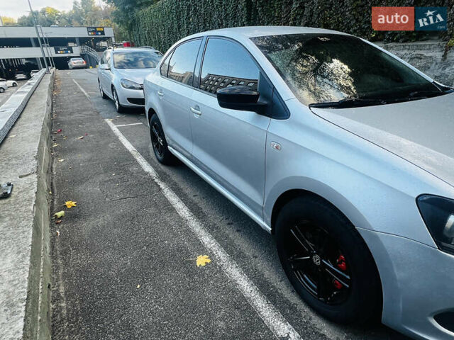 Серый Фольксваген Поло, объемом двигателя 1.6 л и пробегом 319 тыс. км за 5000 $, фото 8 на Automoto.ua