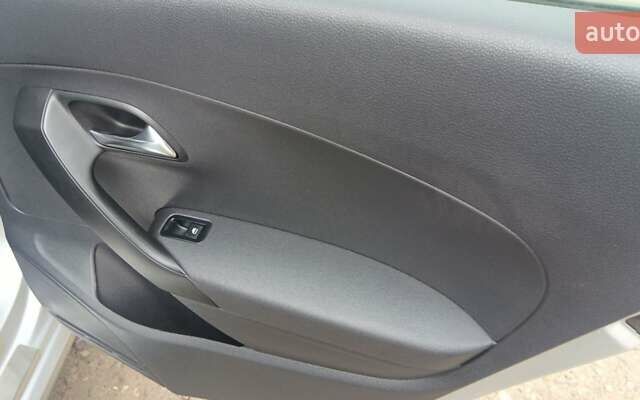 Серый Фольксваген Поло, объемом двигателя 1.6 л и пробегом 113 тыс. км за 7400 $, фото 1 на Automoto.ua