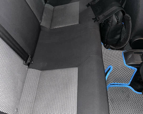 Серый Фольксваген Поло, объемом двигателя 1.6 л и пробегом 236 тыс. км за 6500 $, фото 8 на Automoto.ua