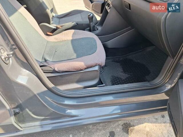 Сірий Фольксваген Поло, об'ємом двигуна 1.6 л та пробігом 335 тис. км за 7700 $, фото 10 на Automoto.ua
