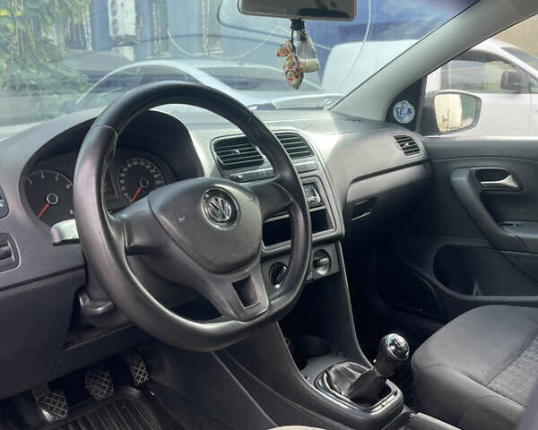 Серый Фольксваген Поло, объемом двигателя 1.6 л и пробегом 280 тыс. км за 6500 $, фото 19 на Automoto.ua