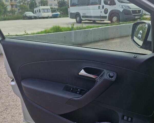 Сірий Фольксваген Поло, об'ємом двигуна 1.6 л та пробігом 84 тис. км за 12200 $, фото 2 на Automoto.ua