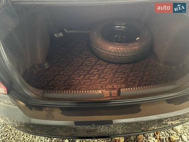 Серый Фольксваген Поло, объемом двигателя 1.6 л и пробегом 90 тыс. км за 8600 $, фото 8 на Automoto.ua