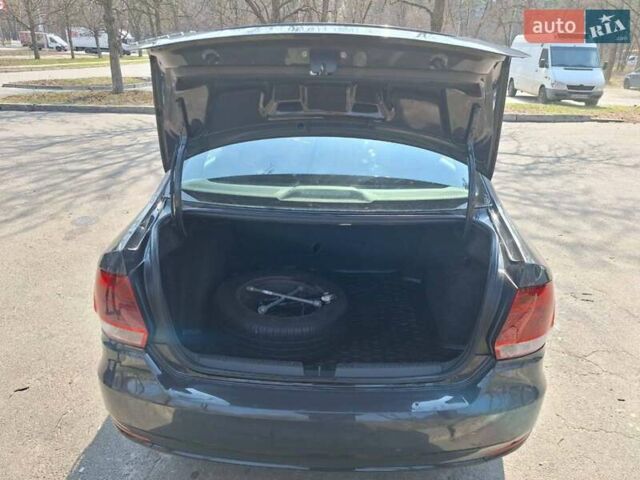 Сірий Фольксваген Поло, об'ємом двигуна 1.6 л та пробігом 335 тис. км за 7700 $, фото 12 на Automoto.ua