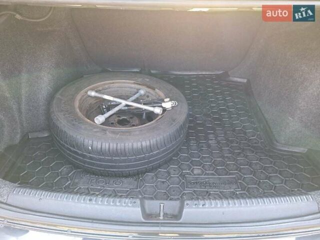Сірий Фольксваген Поло, об'ємом двигуна 1.6 л та пробігом 335 тис. км за 7700 $, фото 8 на Automoto.ua