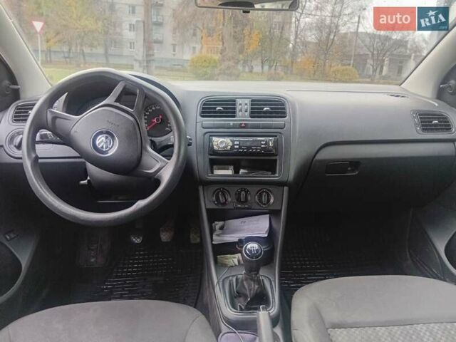 Сірий Фольксваген Поло, об'ємом двигуна 1.6 л та пробігом 460 тис. км за 6500 $, фото 4 на Automoto.ua