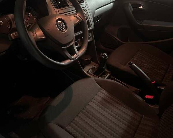 Серый Фольксваген Поло, объемом двигателя 1.6 л и пробегом 90 тыс. км за 8600 $, фото 5 на Automoto.ua