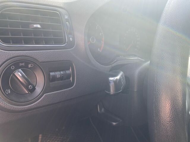 Серый Фольксваген Поло, объемом двигателя 1.6 л и пробегом 156 тыс. км за 9100 $, фото 11 на Automoto.ua