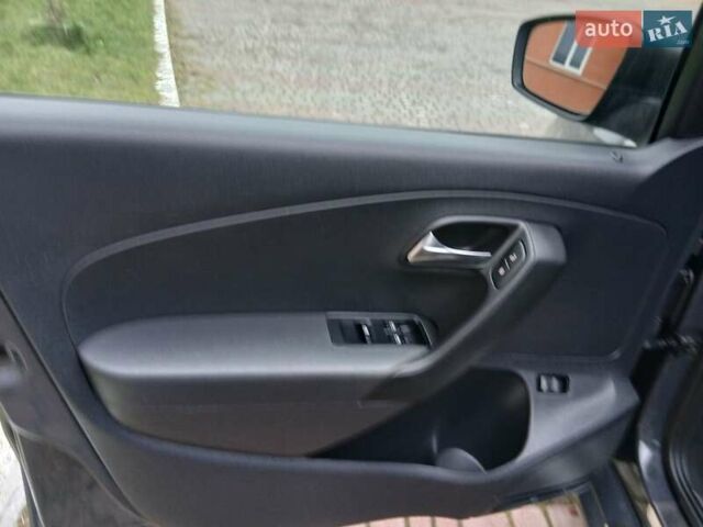 Сірий Фольксваген Поло, об'ємом двигуна 1.6 л та пробігом 90 тис. км за 9400 $, фото 22 на Automoto.ua