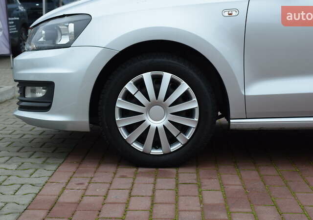 Сірий Фольксваген Поло, об'ємом двигуна 1.39 л та пробігом 156 тис. км за 9800 $, фото 16 на Automoto.ua