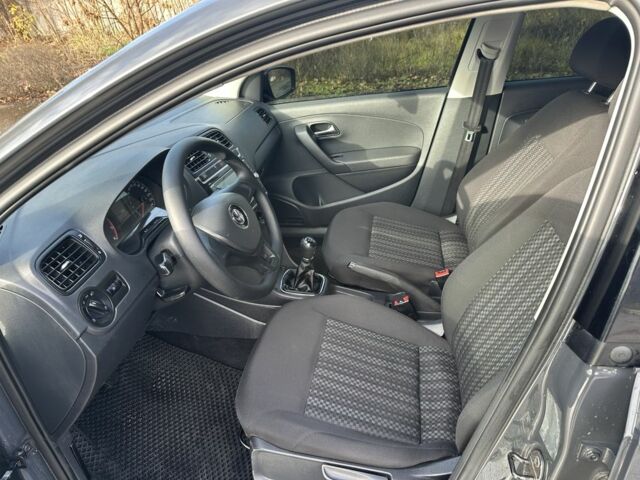 Серый Фольксваген Поло, объемом двигателя 1.6 л и пробегом 83 тыс. км за 8900 $, фото 7 на Automoto.ua