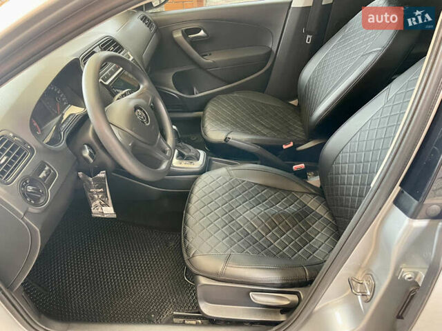 Сірий Фольксваген Поло, об'ємом двигуна 1.4 л та пробігом 113 тис. км за 10600 $, фото 19 на Automoto.ua