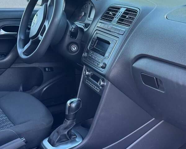 Сірий Фольксваген Поло, об'ємом двигуна 1.4 л та пробігом 228 тис. км за 9300 $, фото 8 на Automoto.ua