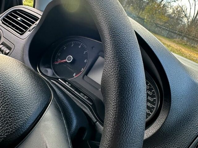 Сірий Фольксваген Поло, об'ємом двигуна 1.6 л та пробігом 83 тис. км за 8900 $, фото 11 на Automoto.ua