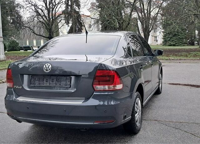 Серый Фольксваген Поло, объемом двигателя 1.6 л и пробегом 83 тыс. км за 8900 $, фото 5 на Automoto.ua