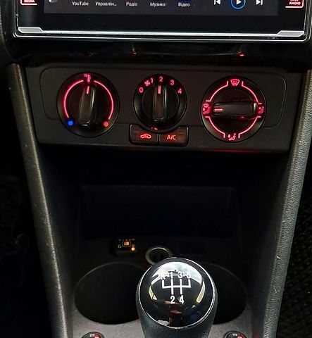 Сірий Фольксваген Поло, об'ємом двигуна 1.6 л та пробігом 83 тис. км за 8900 $, фото 10 на Automoto.ua