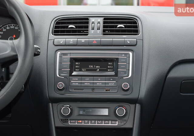 Сірий Фольксваген Поло, об'ємом двигуна 1.39 л та пробігом 156 тис. км за 9800 $, фото 14 на Automoto.ua